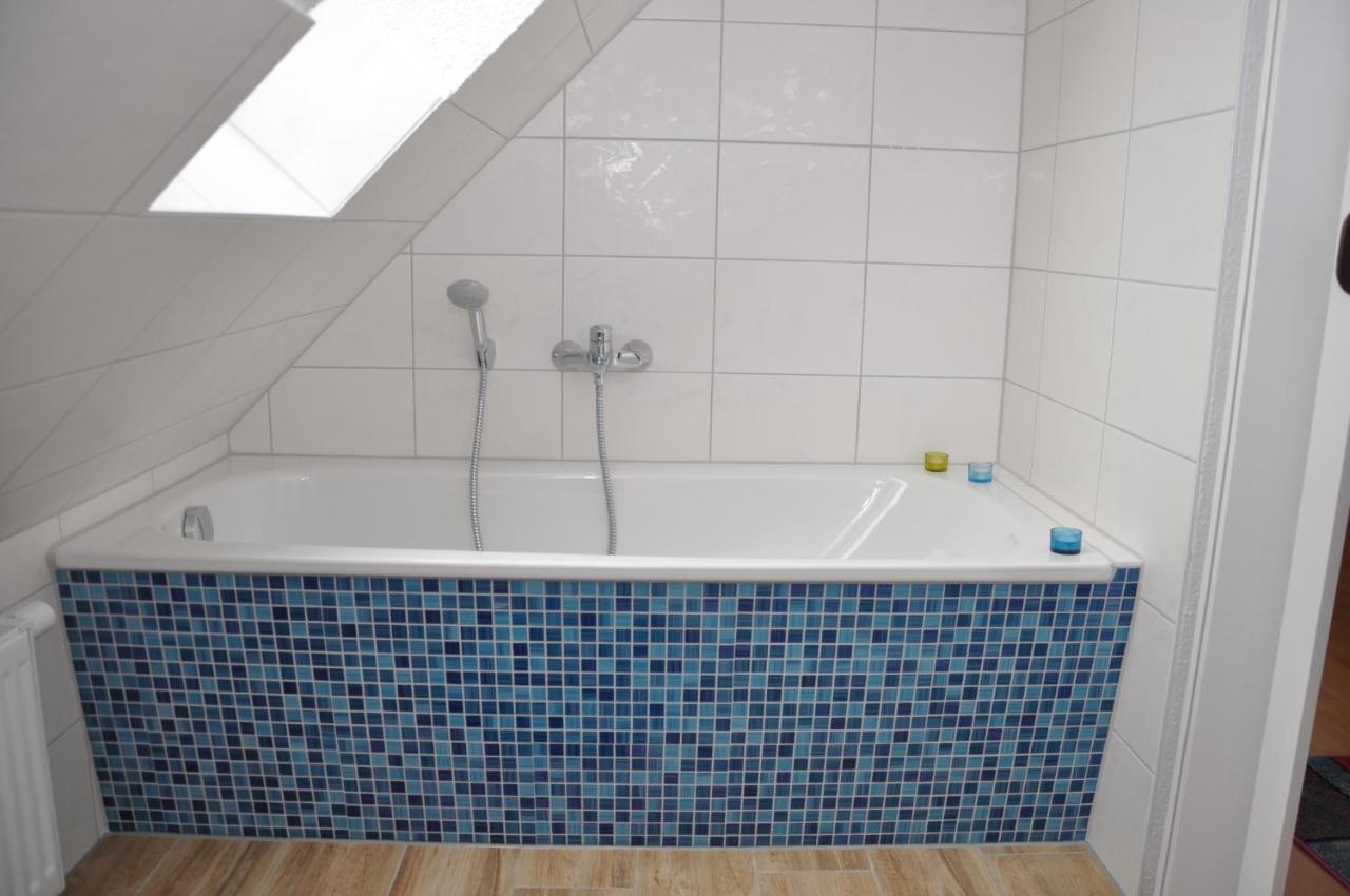 Ferienhaus Mueritzzauber / 1 Zimmer Dachgeschoss-Appartement Röbel Kültér fotó